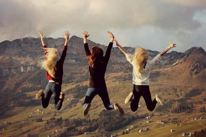 Lasting friendships. Радость в горах. Друзья в прыжке. Девушка в горах. Счастье в горах.