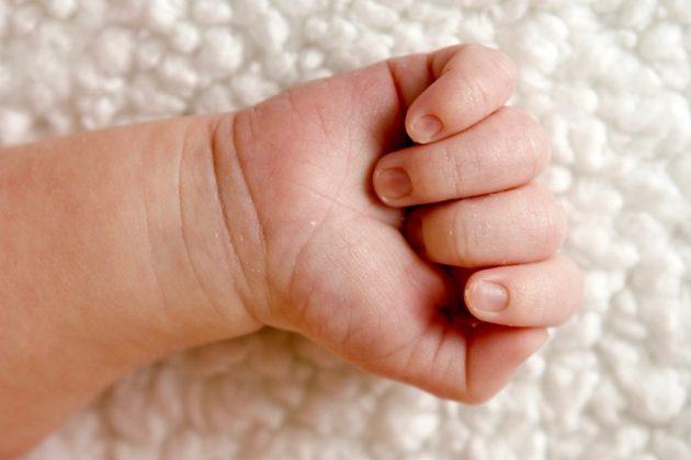 Vauvan käsi