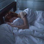 Empaattinen ja tunnollinen menettää herkästi yöunensa – 5 vinkkiä nukahtamiseen